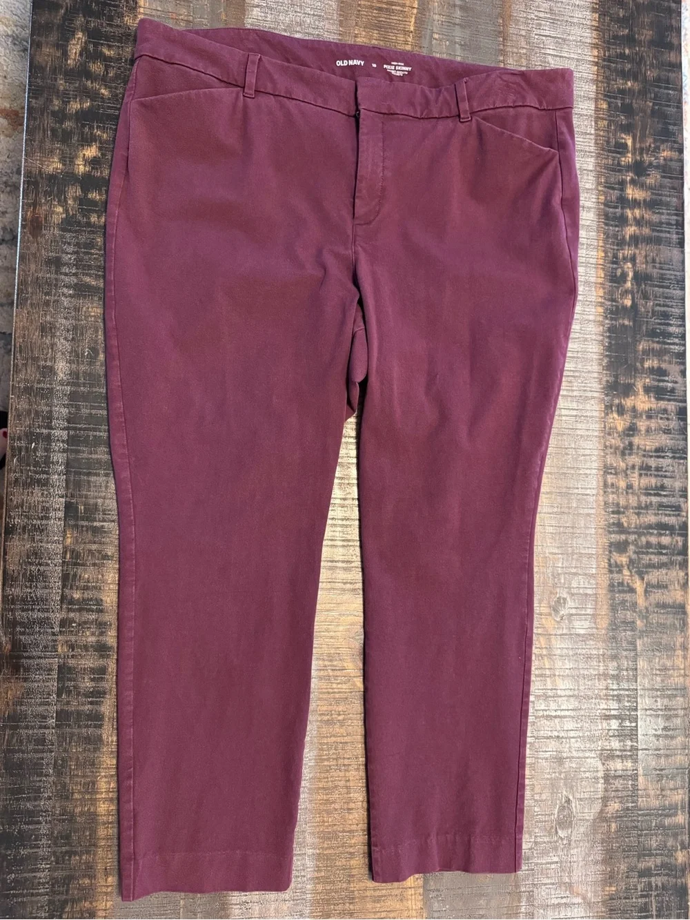 Women’s Old Navy High Rise Pixie Skinny Cropped Burgundy Pants Size 18